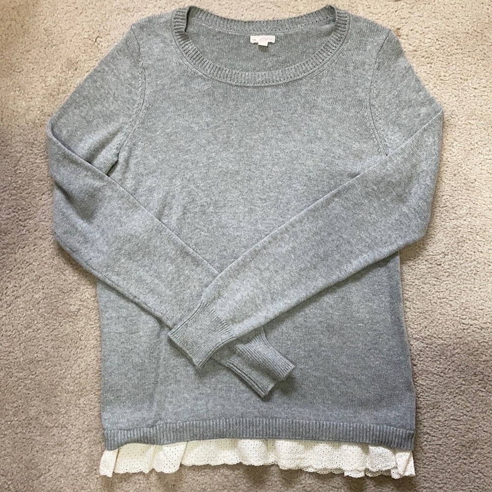EUC Gap grey sweater with white trim - M